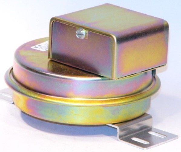 A.J. Antunes .05-1"Wc #Switch 1/8"Conn 8221210003