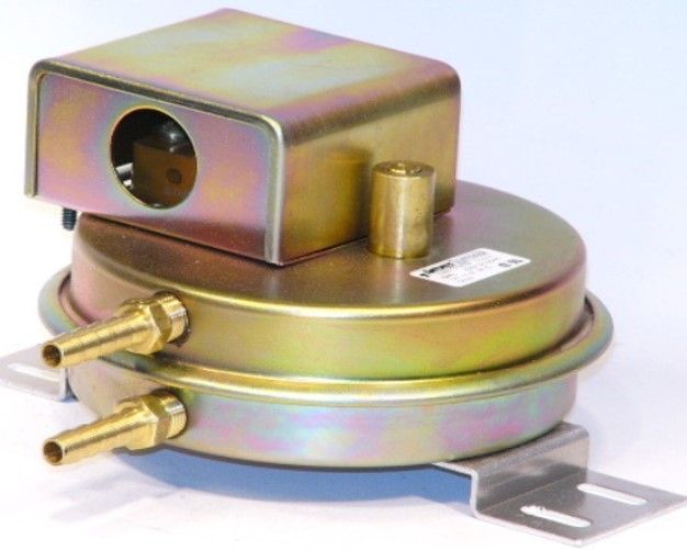 A.J. Antunes .05-1"Wc Airpresswtcw/1/4"Barb 8221210041