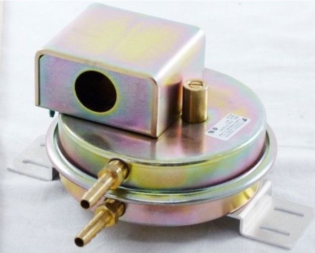 A.J. Antunes .05-9"Wc # Switch 1/4"Barb 8221212040
