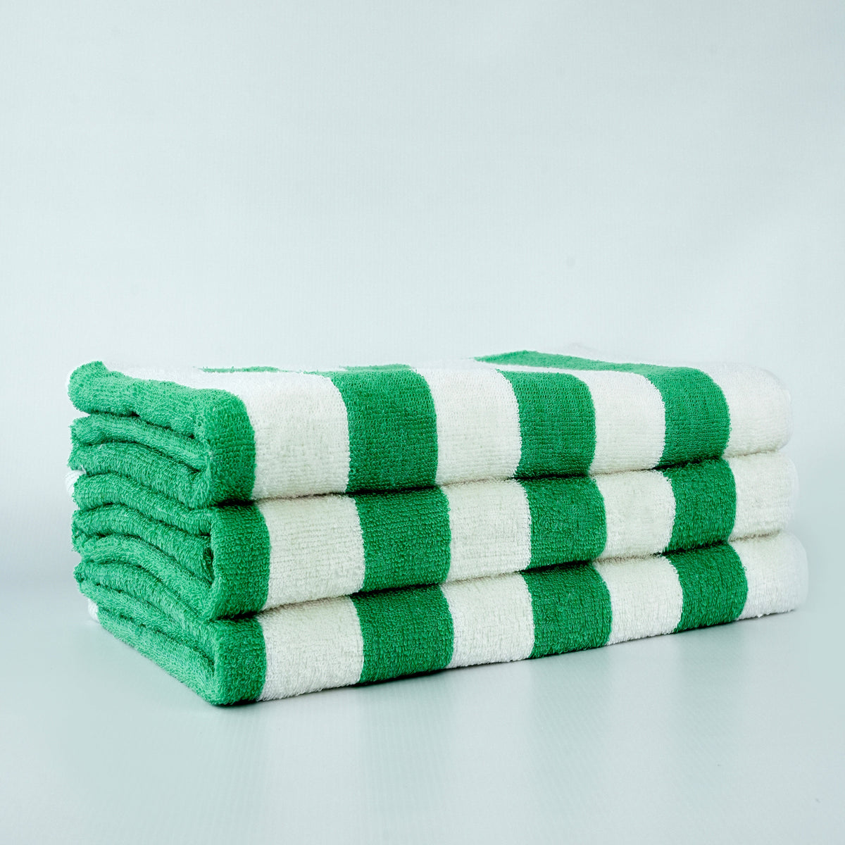 HR Cotton green and white Palm cabana towel. Selling quantity is stated in the listing.