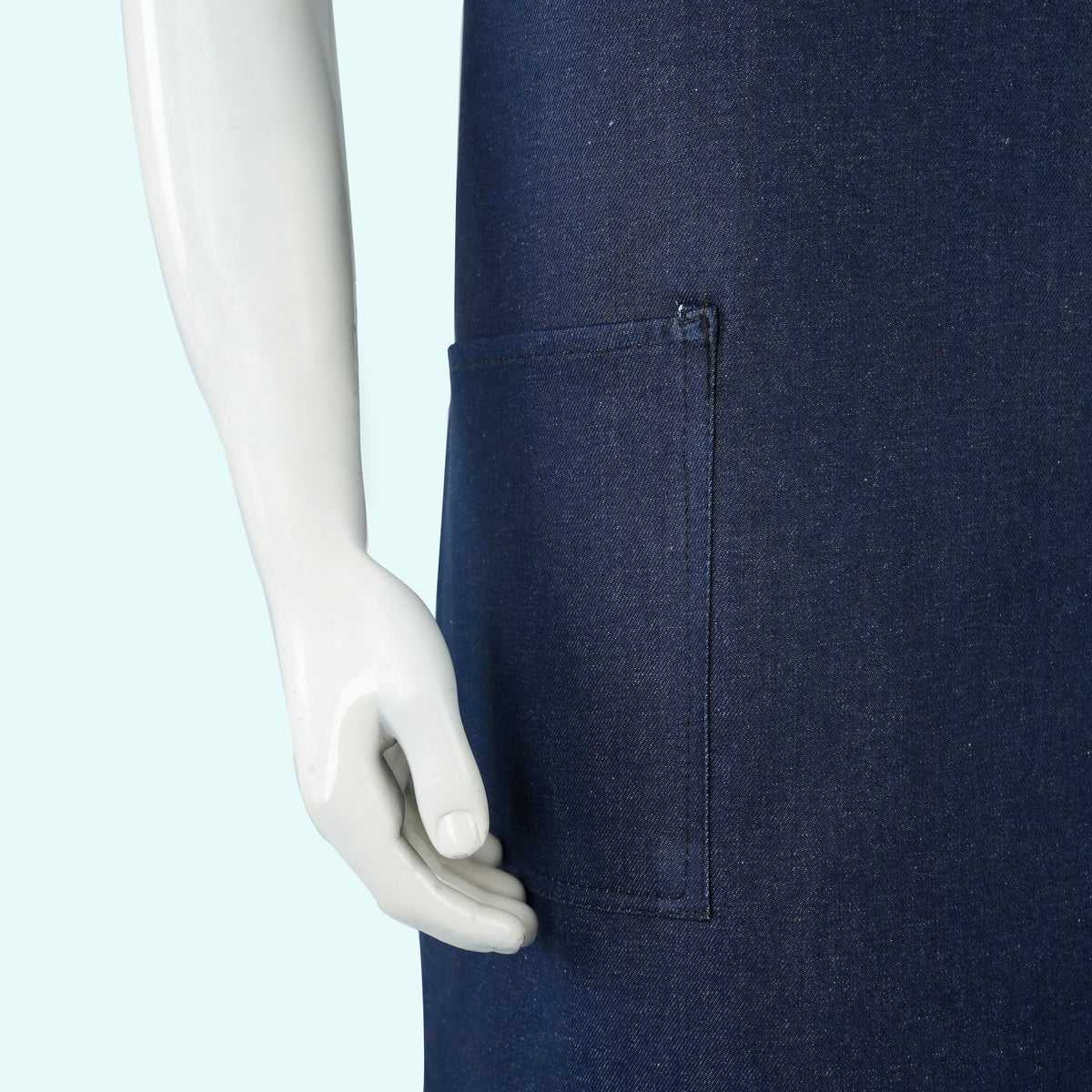 HR Cotton DNAP800 blue denim apron, hand-pocket detail.