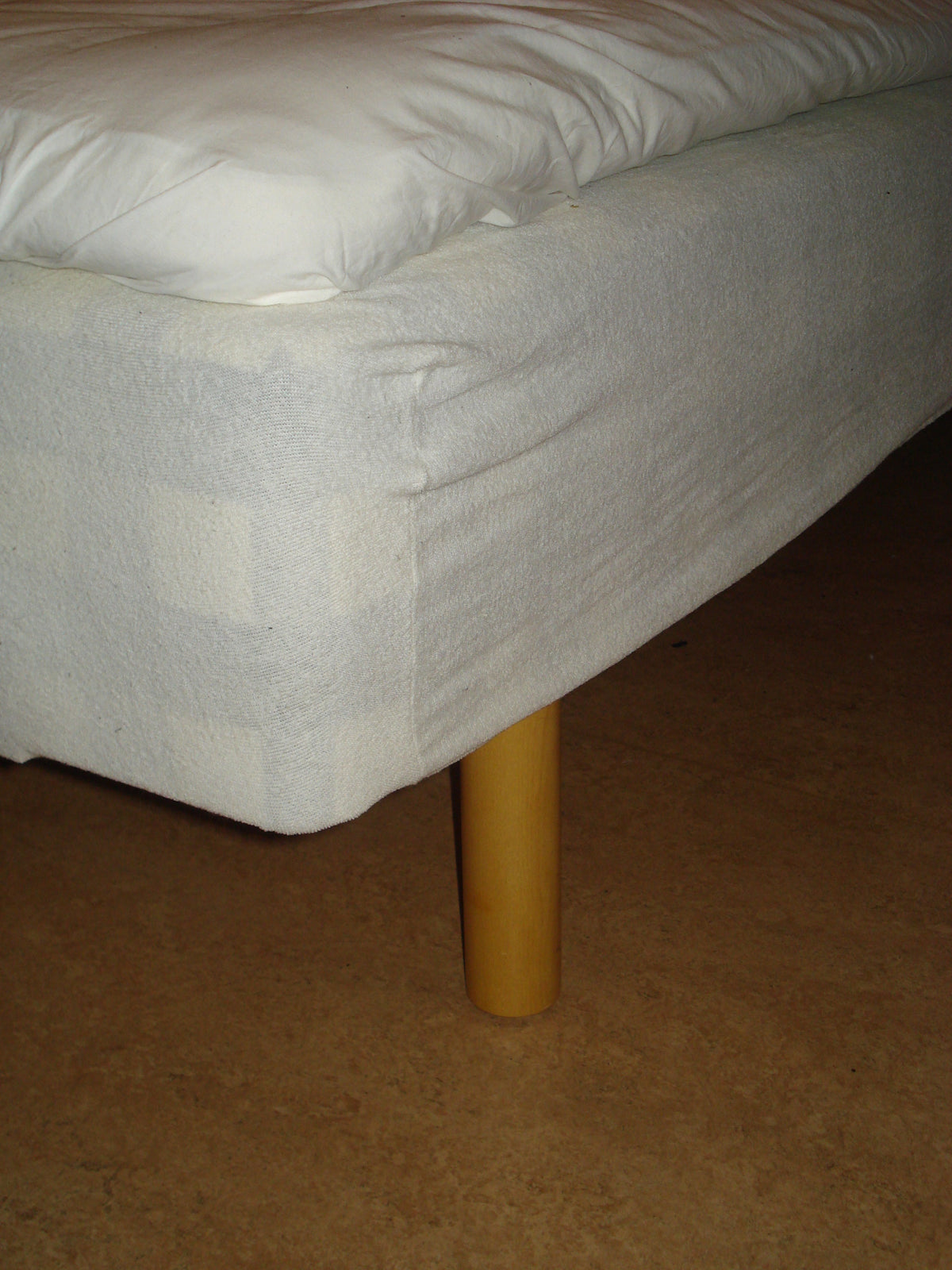 Representative example; sold item: QUILTED FITTED MATTRESS PAD