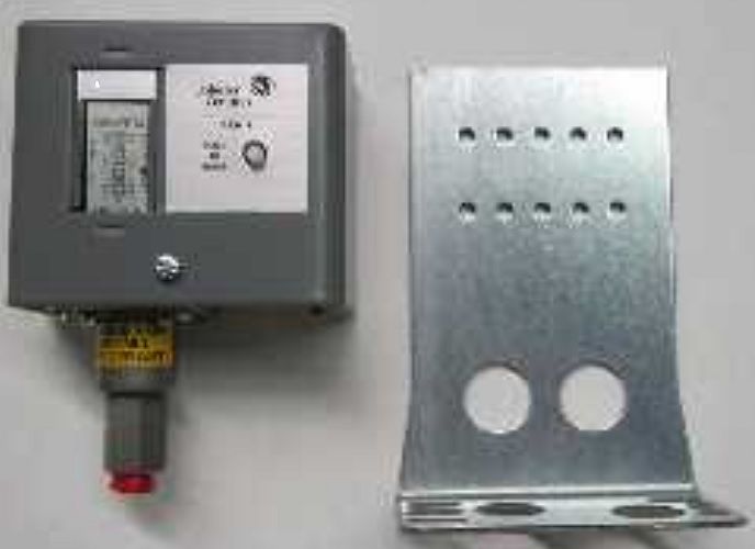 Johnson Controls Spst Pressure Control; 50/450#; 1/4" Nptf Conn Ammonia P70DA-2C